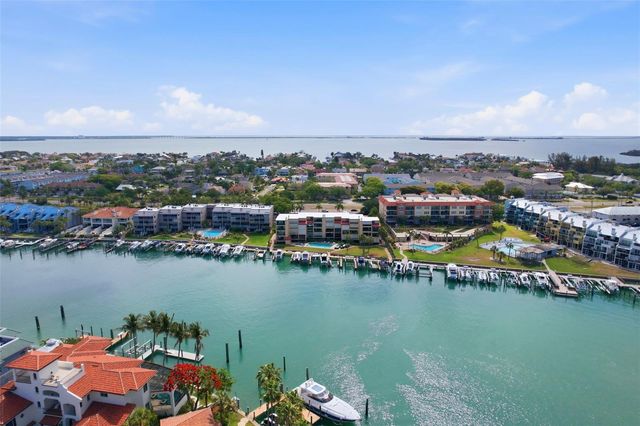 1060 PINELLAS BAYWAY S 204, Tierra Verde, FL 33715