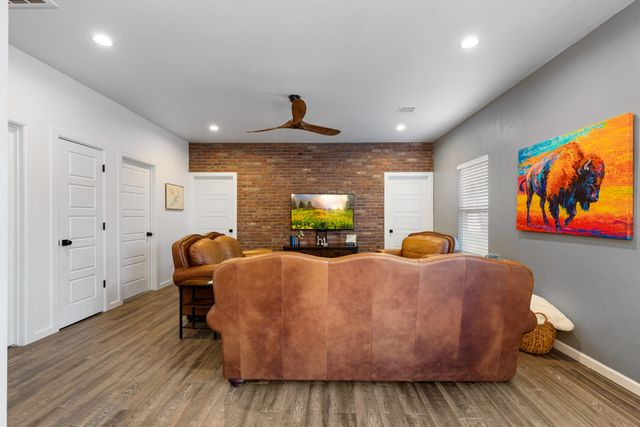 3 Kansas Drive, Monkey Island, OK 74331