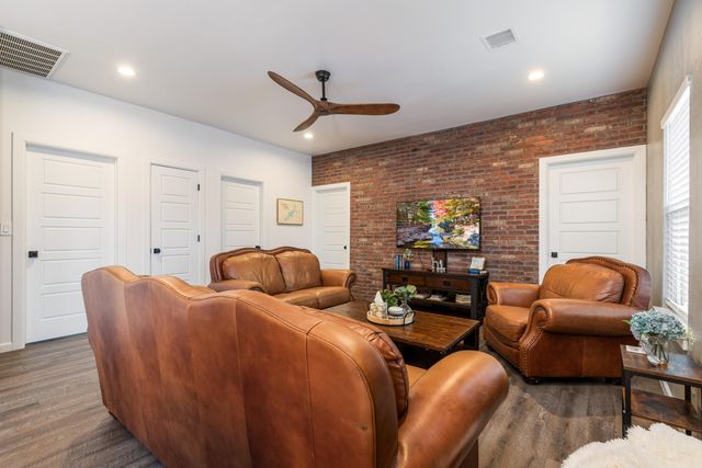 3 Kansas Drive, Monkey Island, OK 74331