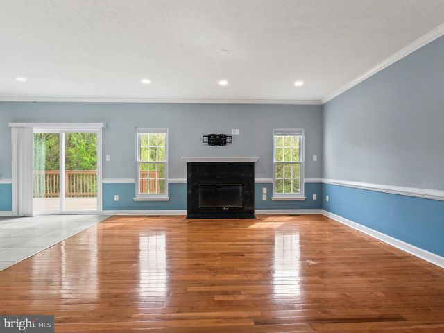2417 KEMPER RD, Crofton, MD 21114