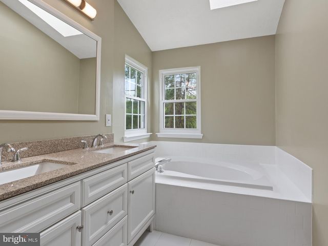 2417 KEMPER RD, Crofton, MD 21114