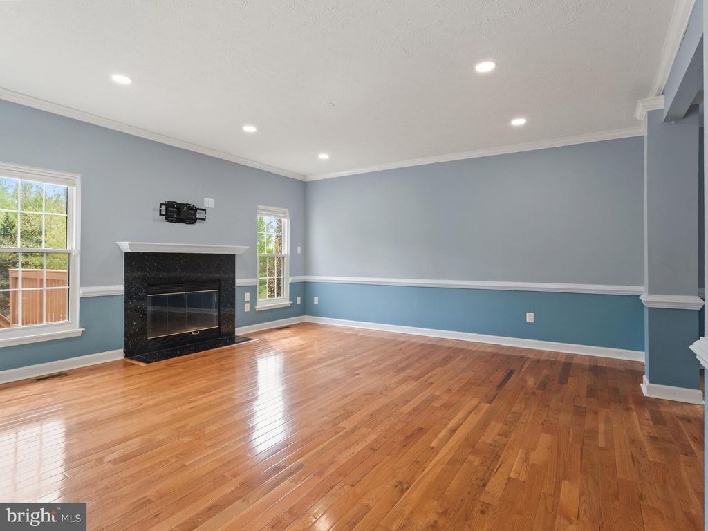 Image 14 of property listing at 2417 KEMPER RD, Crofton, MD 21114