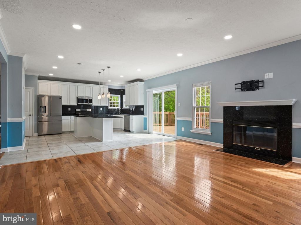 Image 15 of property listing at 2417 KEMPER RD, Crofton, MD 21114