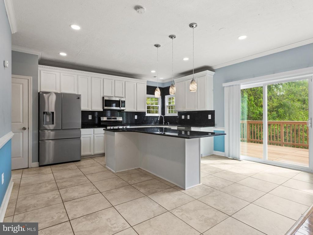 Image 16 of property listing at 2417 KEMPER RD, Crofton, MD 21114