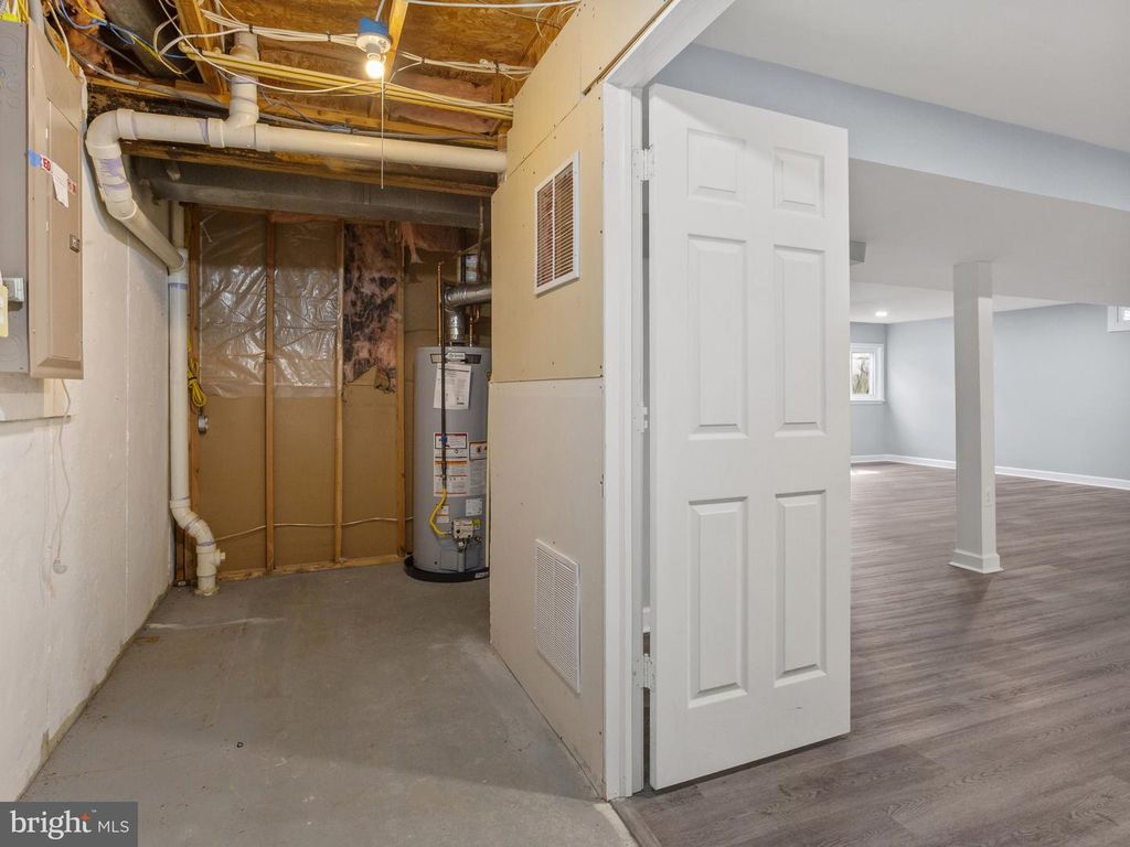 Image 47 of property listing at 2417 KEMPER RD, Crofton, MD 21114