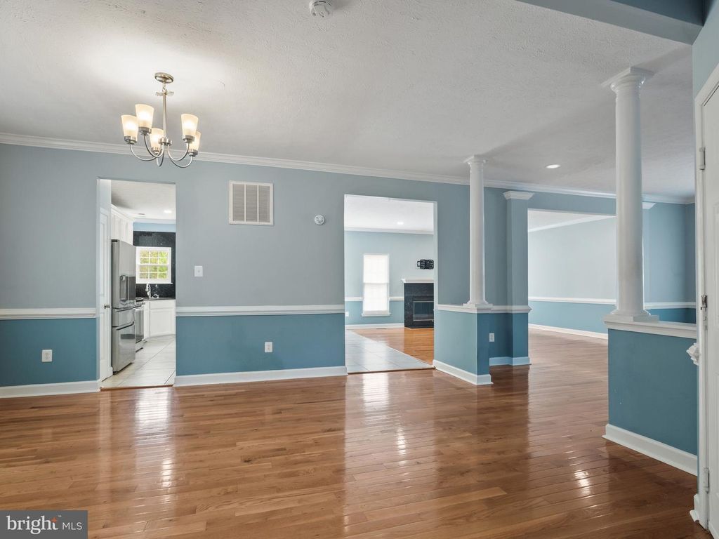 Image 6 of property listing at 2417 KEMPER RD, Crofton, MD 21114