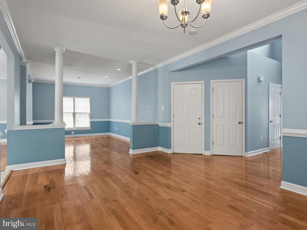 Image 7 of property listing at 2417 KEMPER RD, Crofton, MD 21114