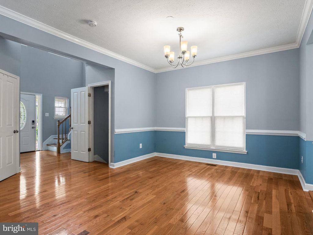 Image 8 of property listing at 2417 KEMPER RD, Crofton, MD 21114