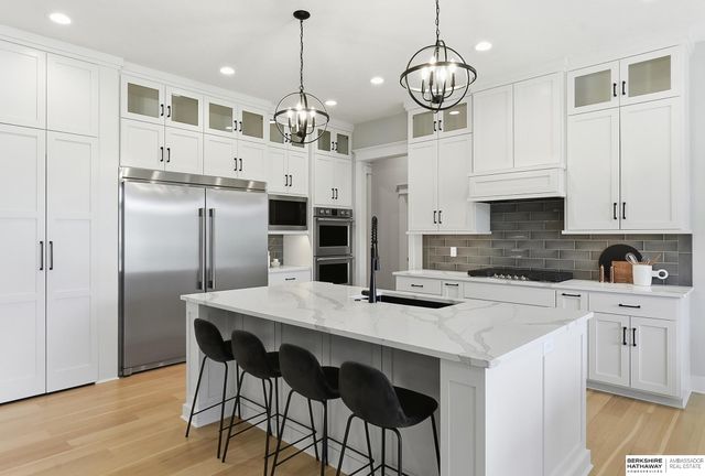 21432 B Street, Elkhorn, NE 68022