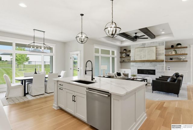 21432 B Street, Elkhorn, NE 68022