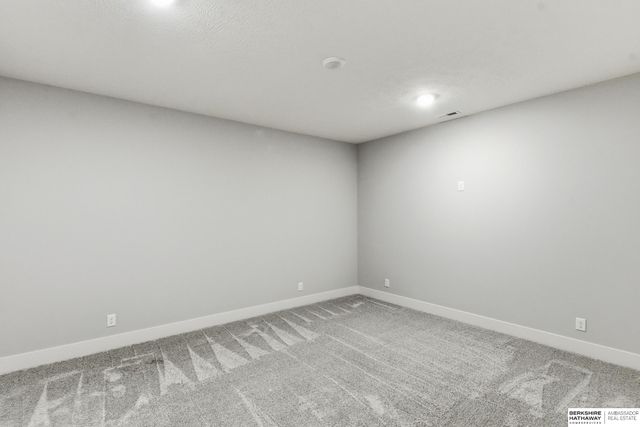 21432 B Street, Elkhorn, NE 68022