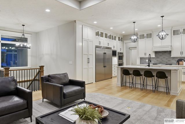 21432 B Street, Elkhorn, NE 68022