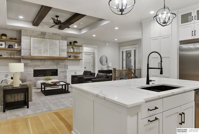 21432 B Street, Elkhorn, NE 68022