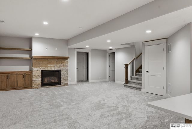 21432 B Street, Elkhorn, NE 68022