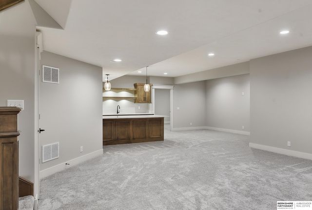 21432 B Street, Elkhorn, NE 68022
