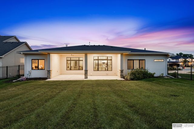 21432 B Street, Elkhorn, NE 68022