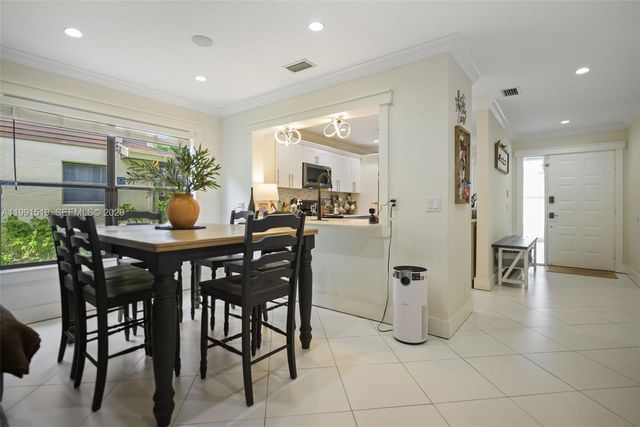 6183 Pine Tree Ln Unit B, Tamarac, FL 33319