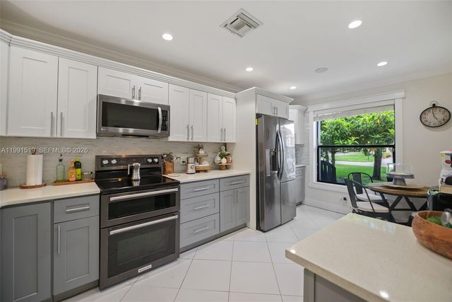 6183 Pine Tree Ln Unit B, Tamarac, FL 33319