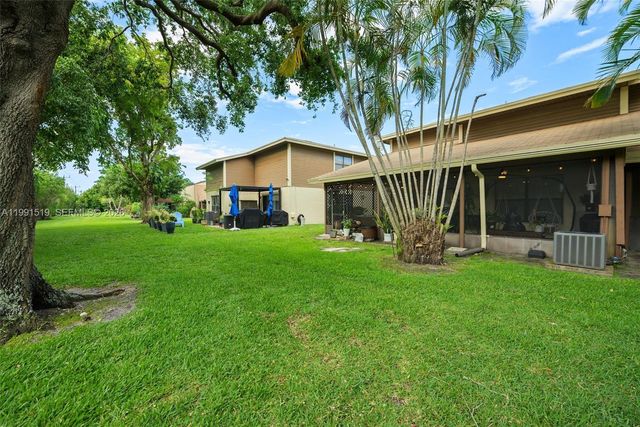 6183 Pine Tree Ln Unit B, Tamarac, FL 33319