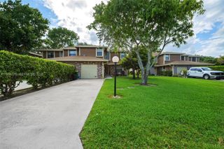 6183 Pine Tree Ln Unit B, Tamarac, FL 33319