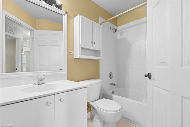 3647 Pine Oak CIR 103, Fort Myers, FL 33916
