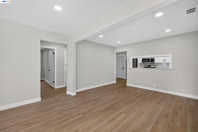 19515 Western Blvd, Hayward, CA 94541