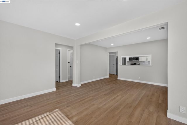 19515 Western Blvd, Hayward, CA 94541