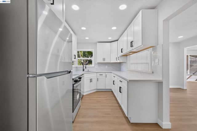 19515 Western Blvd, Hayward, CA 94541