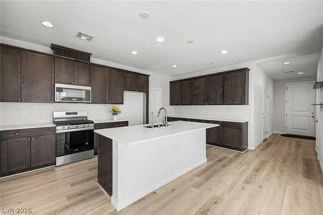 877 Mary Baer Way, Henderson, NV 89011