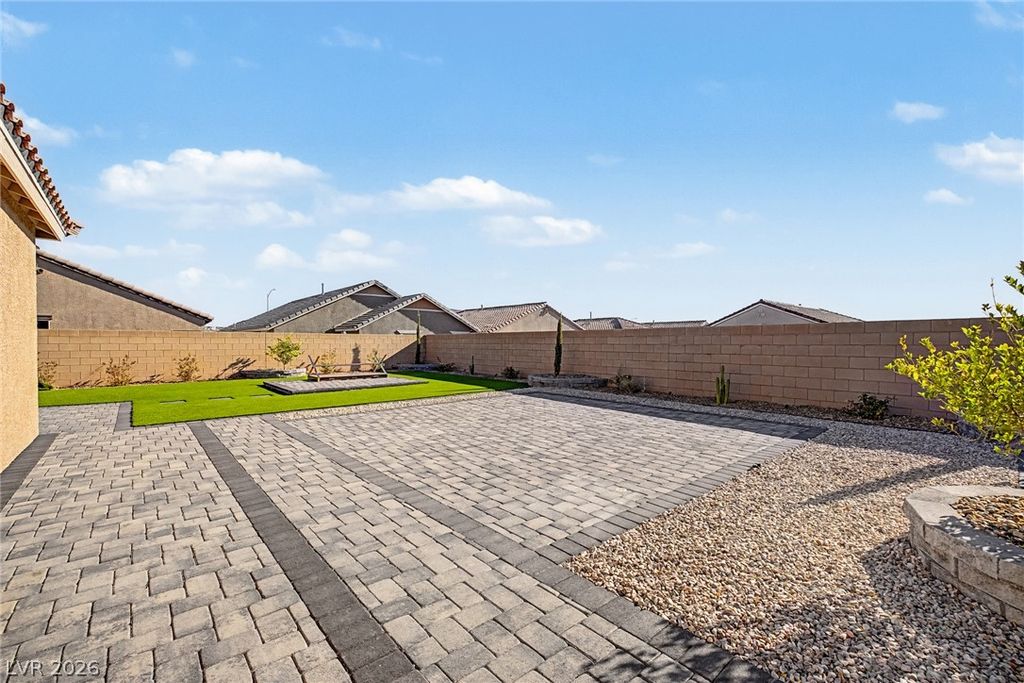 877 Mary Baer Way, Henderson, NV 89011 — photo 2