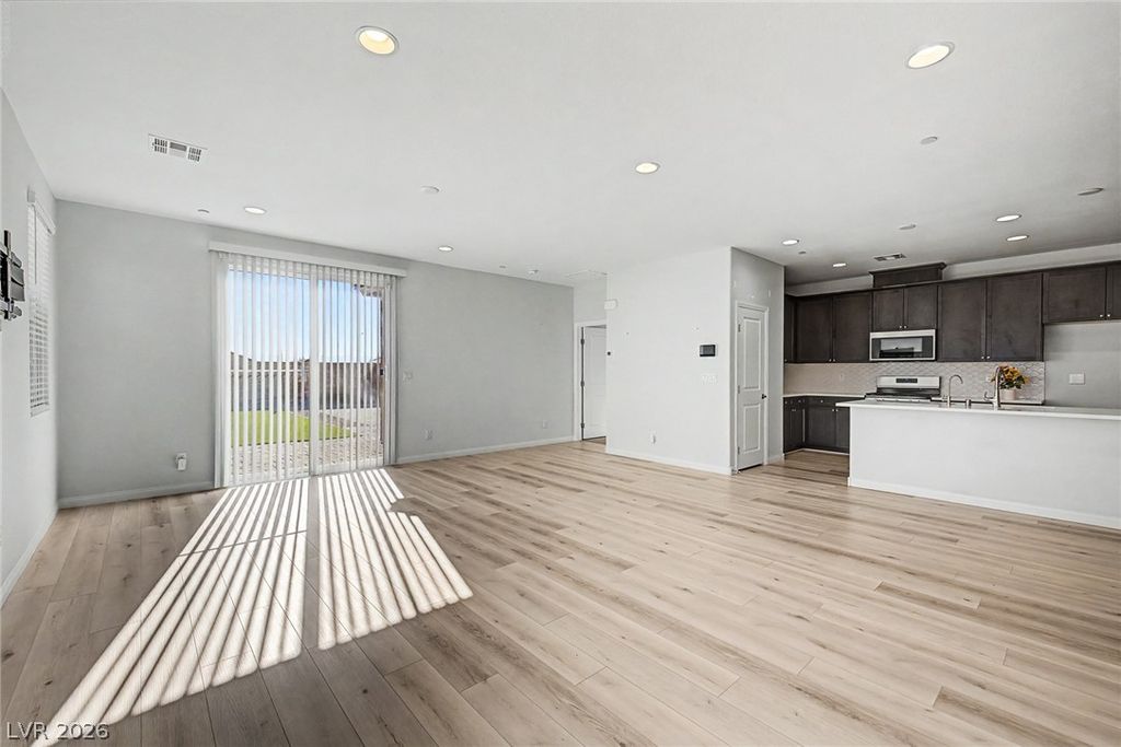 877 Mary Baer Way, Henderson, NV 89011 — photo 5