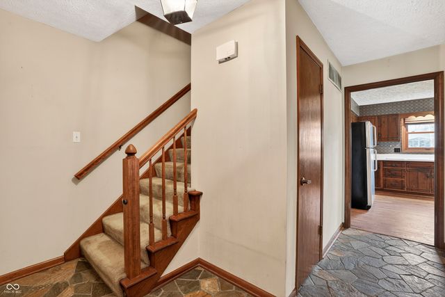 7802 Mallard Way, Indianapolis, IN 46256