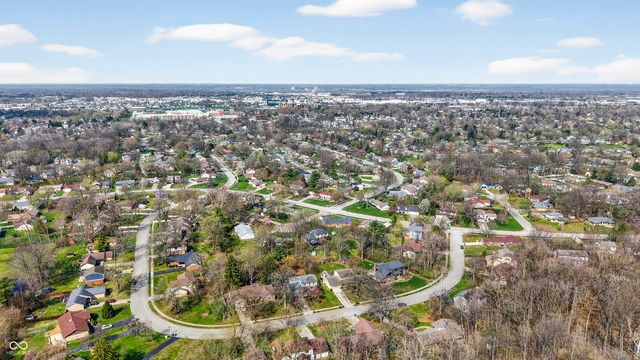 7802 Mallard Way, Indianapolis, IN 46256