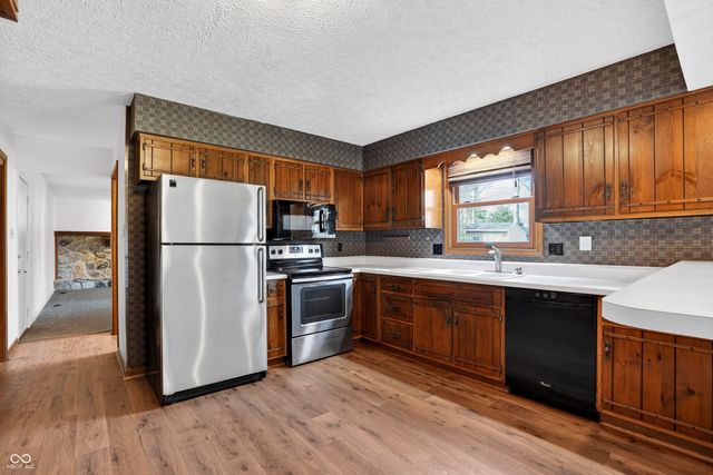 7802 Mallard Way, Indianapolis, IN 46256