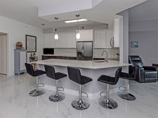 200 GARDENS EDGE DRIVE 212, Venice, FL 34285