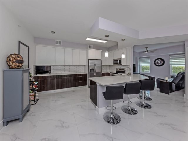 200 GARDENS EDGE DRIVE 212, Venice, FL 34285