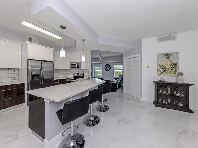 200 GARDENS EDGE DRIVE 212, Venice, FL 34285