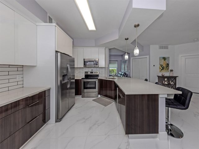 200 GARDENS EDGE DRIVE 212, Venice, FL 34285