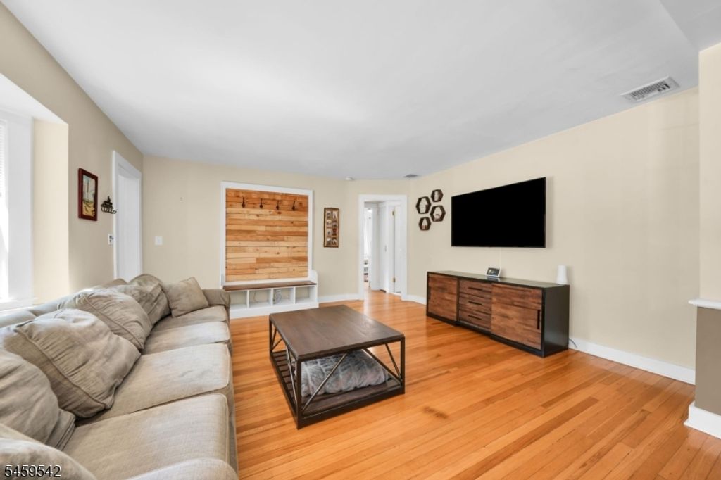 89 Grove St, Oakland Boro, NJ 07436 — exterior