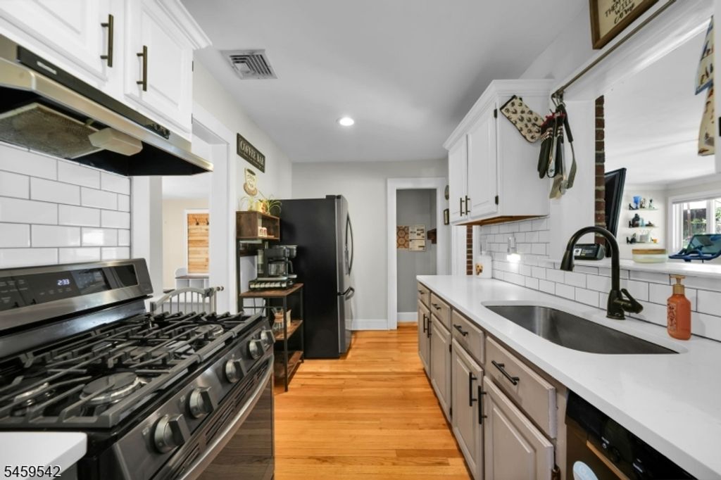 89 Grove St, Oakland Boro, NJ 07436 — photo 5