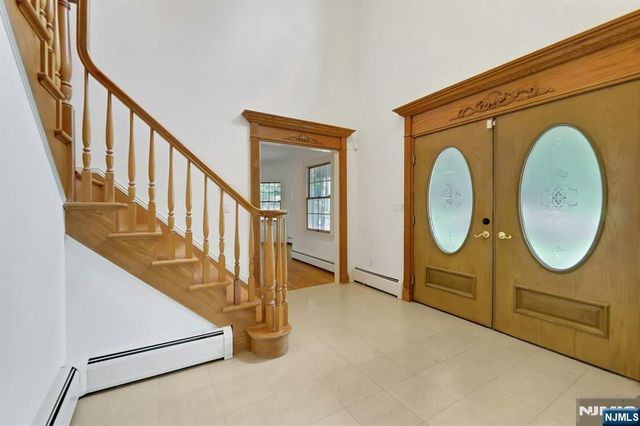 765 Colonial Road, Franklin Lakes, NJ 07417