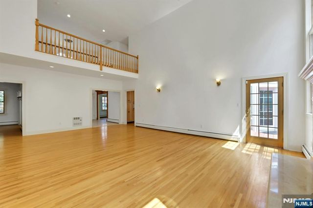 765 Colonial Road, Franklin Lakes, NJ 07417