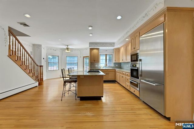 765 Colonial Road, Franklin Lakes, NJ 07417