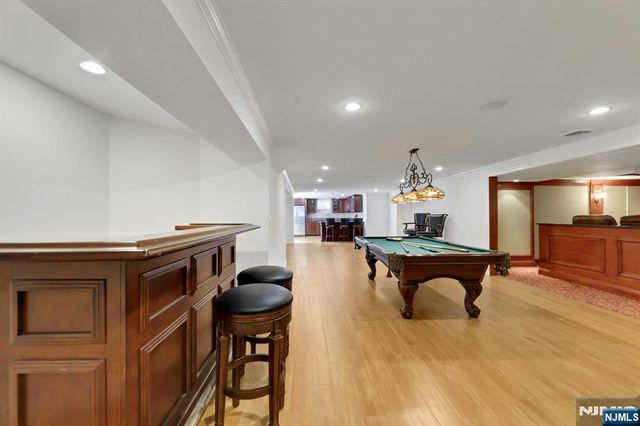 765 Colonial Road, Franklin Lakes, NJ 07417