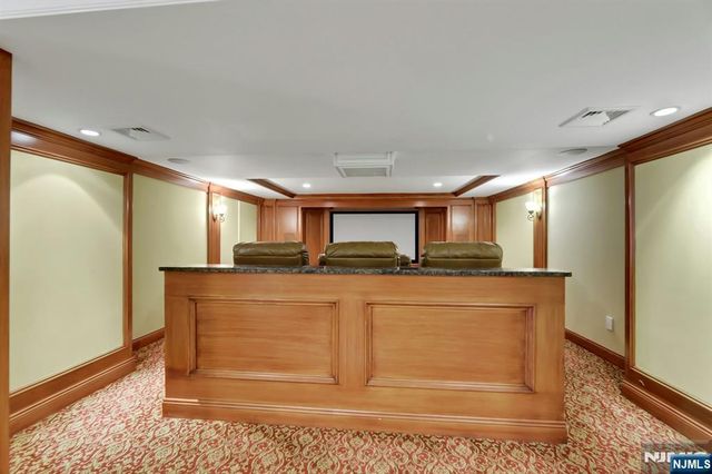 765 Colonial Road, Franklin Lakes, NJ 07417
