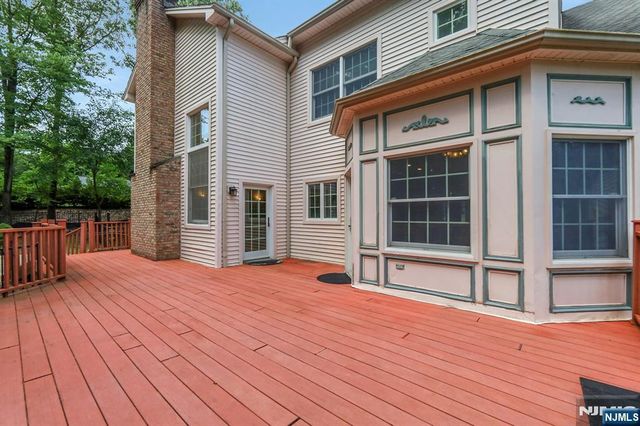 765 Colonial Road, Franklin Lakes, NJ 07417