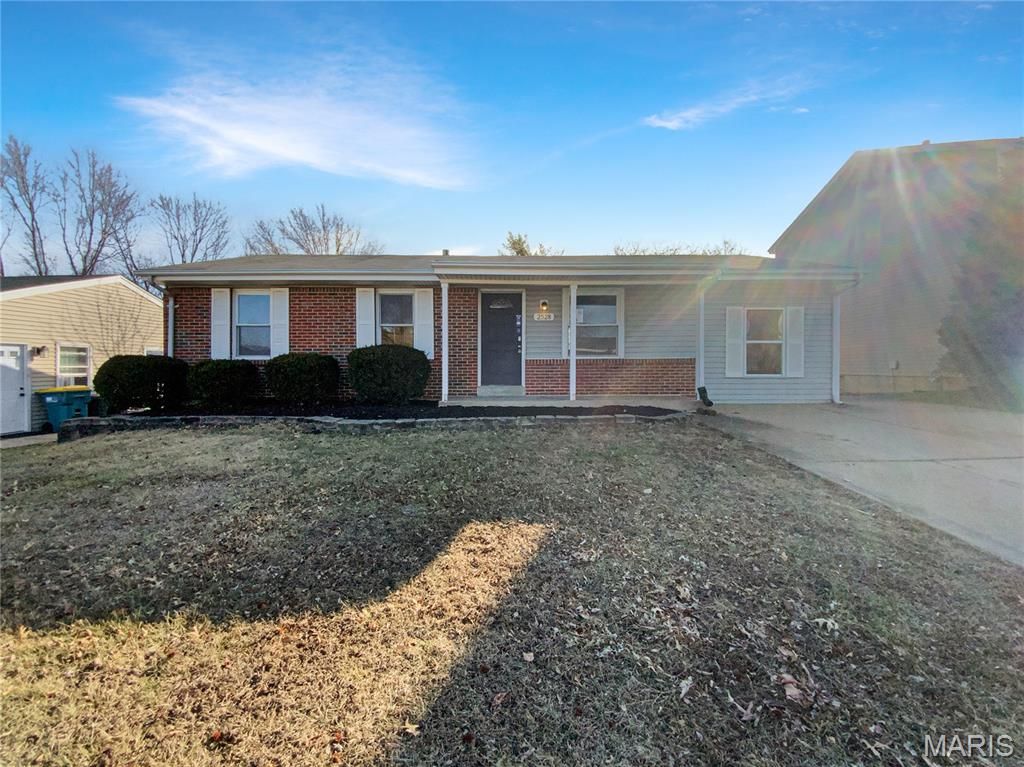 2528 Medford Drive, High Ridge, MO 63049