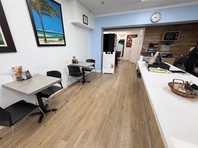 7500 NW 25th St, Miami, FL 33122