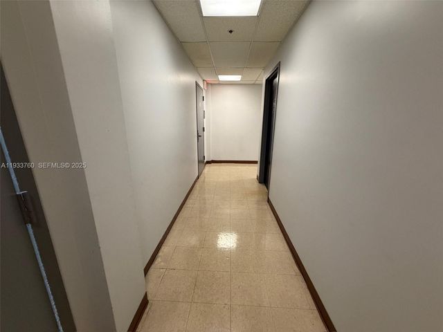 7500 NW 25th St, Miami, FL 33122