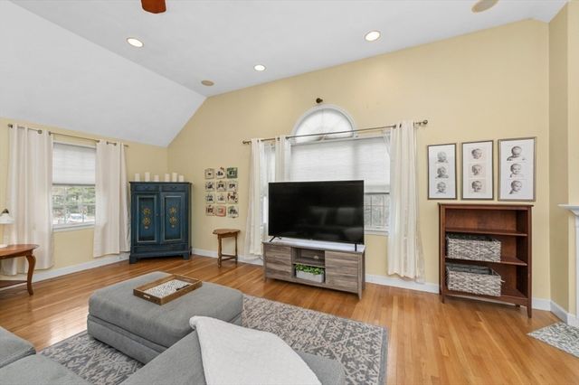 1 Whitcomb Way, North Reading, MA 01864